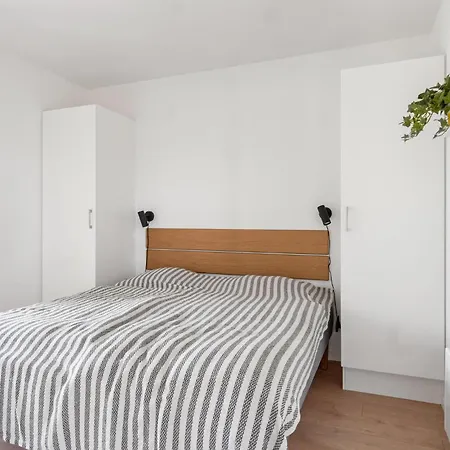 Kysthusene, Lejl, 7 Apartment