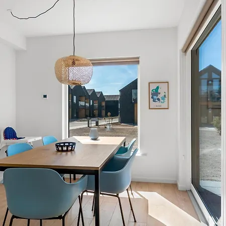 Kysthusene, Lejl, 7 Apartment
